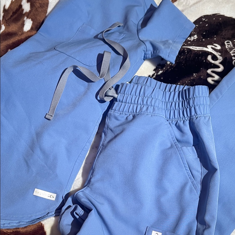 Scrub Set